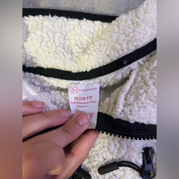 Pullover - Picture 5 of 5